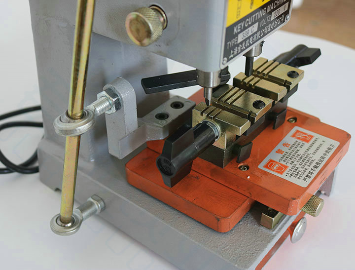 廠家直銷上海金髮339c多功能立式汽車打孔銑槽配鑰匙機器複製機